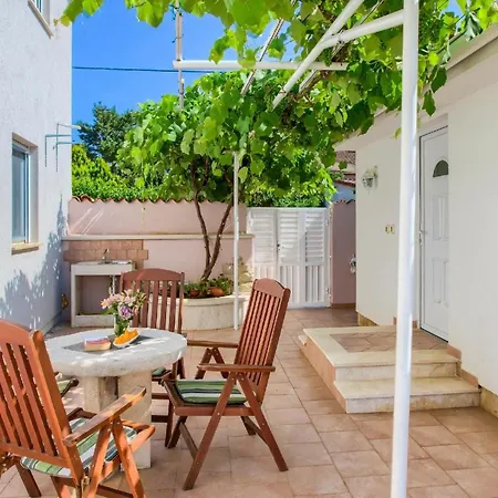Mit Privatpool Fuer 5 Personen Ca 60 Qm In Sisan, Istrien Suedkueste Von Istrien Šišan