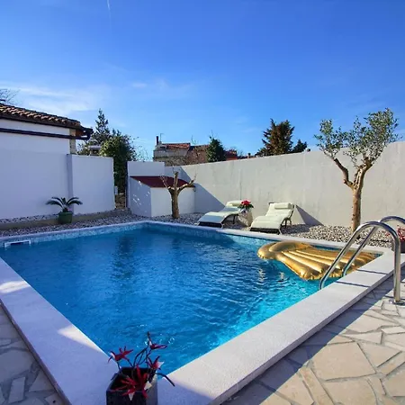 Mit Privatpool Fuer 5 Personen Ca 60 Qm In Sisan, Istrien Suedkueste Von Istrien Casa vacanze