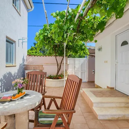 Mit Privatpool Fuer 5 Personen Ca 60 Qm In Sisan, Istrien Suedkueste Von Istrien Casa vacanze