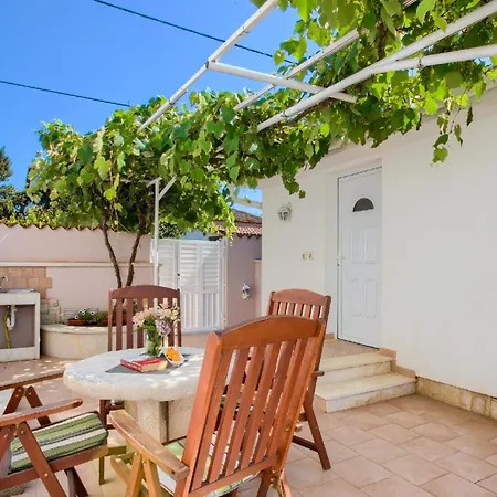Mit Privatpool Fuer 5 Personen Ca 60 Qm In Sisan, Istrien Suedkueste Von Istrien Casa vacanze Šišan