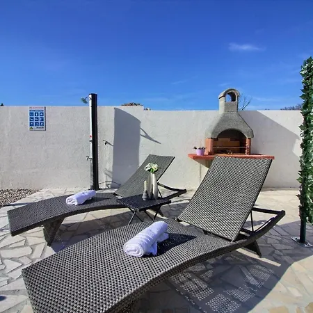 Mit Privatpool Fuer 5 Personen Ca 60 Qm In Sisan, Istrien Suedkueste Von Istrien * Šišan